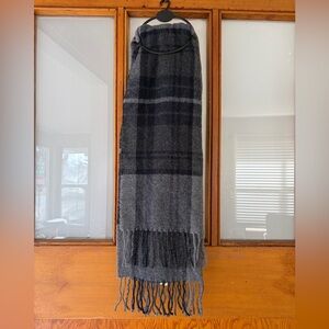 Italian Woolen Treasures Gray Plaid Lambswool Scarf